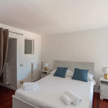 Wellness Hm Al Corso By Dimorra アパート ナポリ